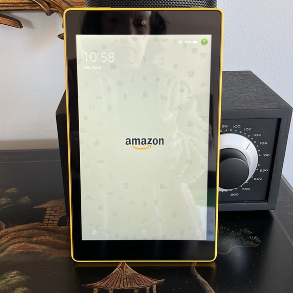 Amazon Fire HD8 16GB WIFI 8” Tablet - Picture 2 of 5